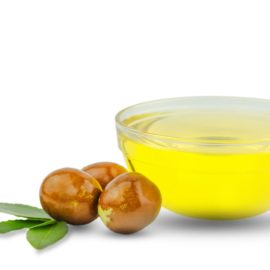 L’huile de jojoba pour le visage : ses bienfaits pour les soins de l’acné